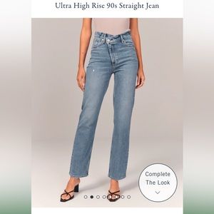 Abercrombie &fitch/ the 90s straight ultra high rise/ medium wash/ size 28/6R